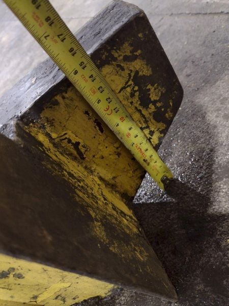 3,000 LBS CALDWELL MOTORIZED COIL GRAB LIFTER: STOCK #22717