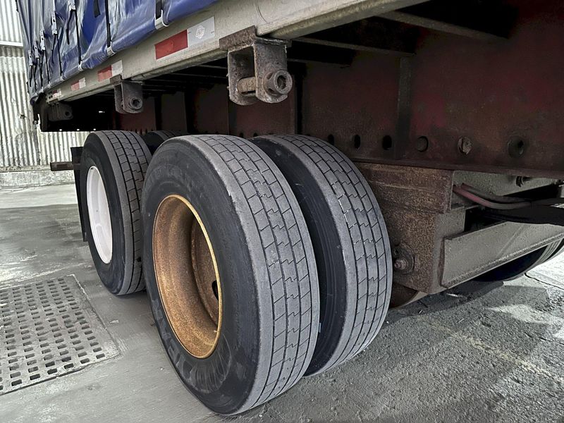 2007 X 53' UTILITY MFG  SLIDING CURTAIN-SIDE SEMI TRAILER: STOCK #19607