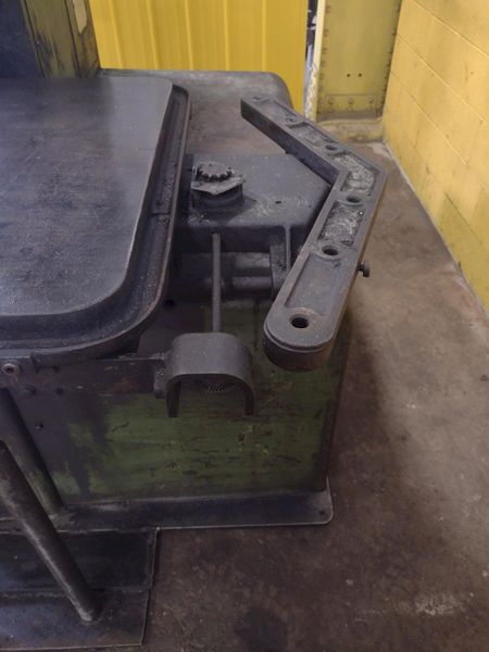 26" DOALL MODEL #26-4 CONTOUR-MATIC VERTICAL HIGH SPEED BAND SAW: STOCK 18313
