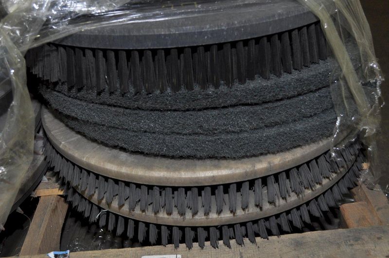 TENNANT 8300 SWEEPER SCRUBBER