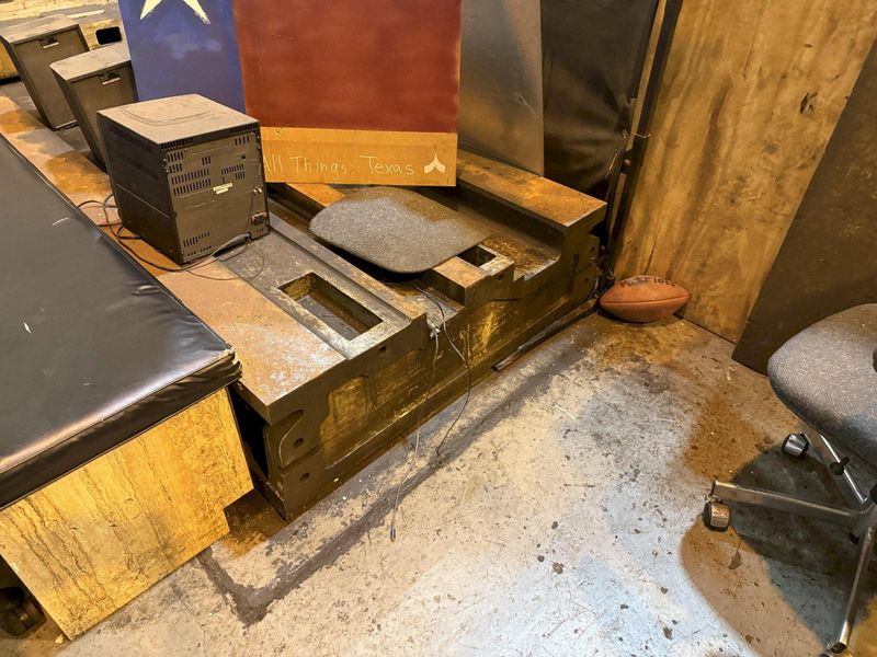 5" Cincinnati Gilbert Floor Type Horizontal Boring Mill with Rotary Table and Floor Plate