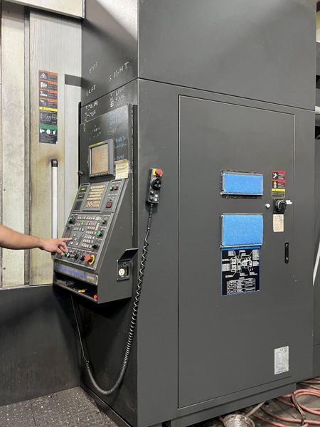 Hyundai Wia #KH1000, CNC horizontal machining center, 82.6" X, 53.1" Y, 55.1" Z, 8000 RPM, 35 HP