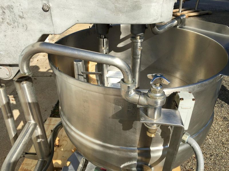 Groen DTA/3-60
 60-Gallon 2/3-Jacketed Cooker/Mixer
With Twin Shaft Agitators