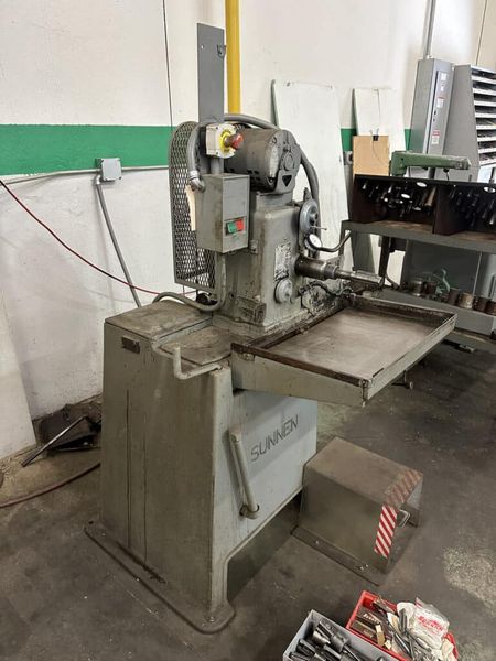 Sunnen MBB-1290D Horizontal Hone w/ Tooling and Honing Stones