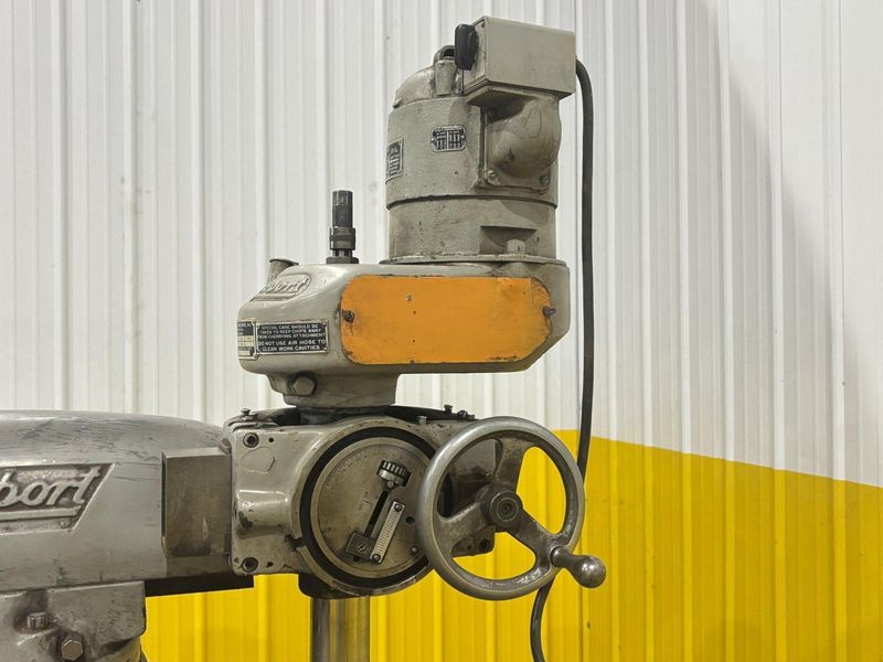 1.5 HP BRIDGEPORT VERTICAL RAM TYPE MILL & CHERRYING HEAD: STOCK #23195