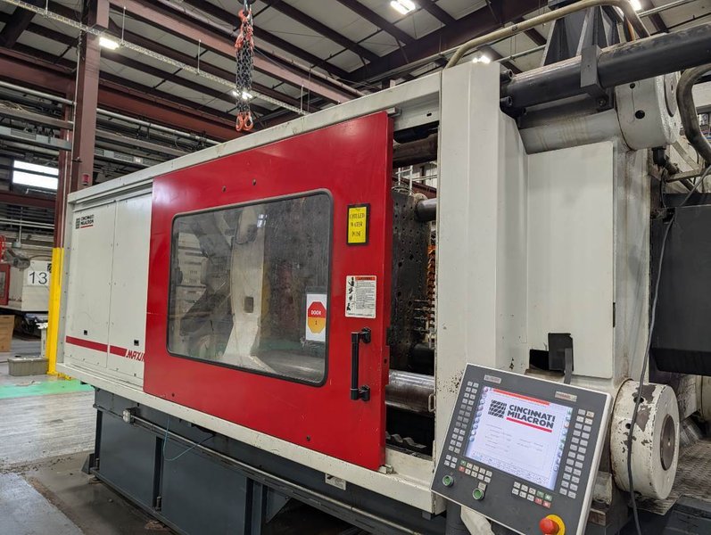 950 TON 232 OZ CINCINNATI MILACRON MM950 INJECTION MOLDING MACHINE, 2013