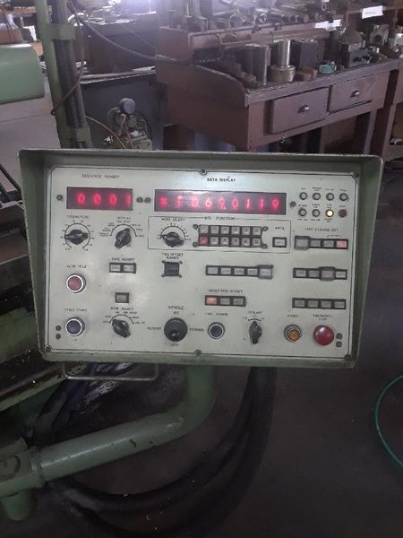 OSP 2200L CNC CONTROL, 8" AND 12" CHUCKS Under Power / Capable of handling up to 18 inch chuck
