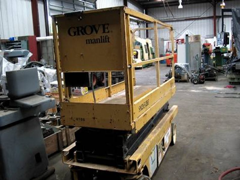 Specifications: Model  SM2632BE Year of Manufacture  2001 approx.  Max Platform Height 20’ Lift Capacity 750lbs Platform Size 30” x 88” Power 24volts Weight  3800 lbs Comments: 4 New Batteries on 2/2010