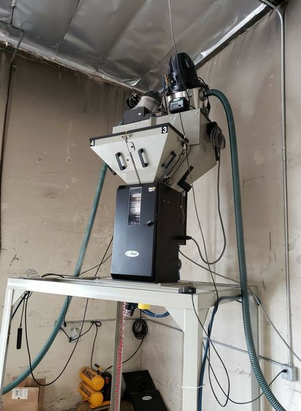 Conair TrueBlend TB 250-R 4 Component Gravimetric Batch Blender w 2 Tilters SB-2 Control  Qty 2 Gaylord Titlers with Foot Pedals Model: 29-900  Tall Stand (see pics) Small Compressor