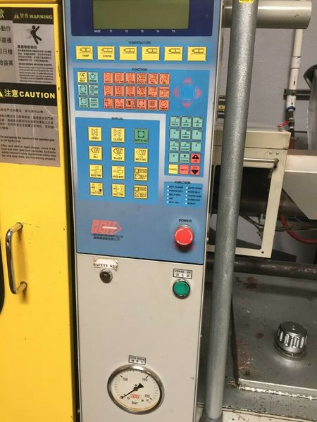 2001 CHEN HSONG JM 218 MKIII INJECTION MOLDING MACHINE 218 Ton Clampling Force JM218MKIII Shot Weigth 21 Oz