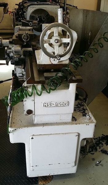 qt 2 10" Chucks One is 3 Jaws Chuck and One is 4 Jaws Also includes Qty 1 C Collet Closer  Digital Read Out