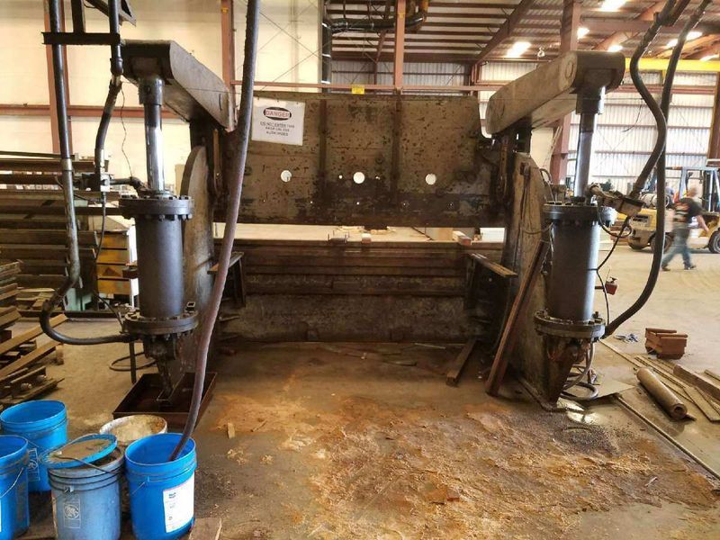 Pacific 300-16 Press Brake Not Under Power / Tarped in Back / Needs a pit