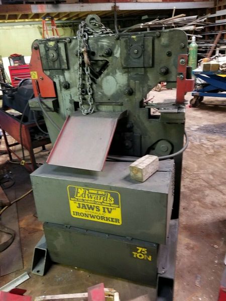 75 TON EDWARDS MODEL JAWS IV HYDRAULIC IRONWORKER WITH LOTS OF TOOLING 1-1/16 Punch Capacity in 7/8" Steel, Shear, Angle Shear