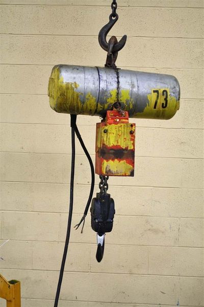 2 TON C & M SINGLE PHASE CHAIN HOIST: STOCK #55346