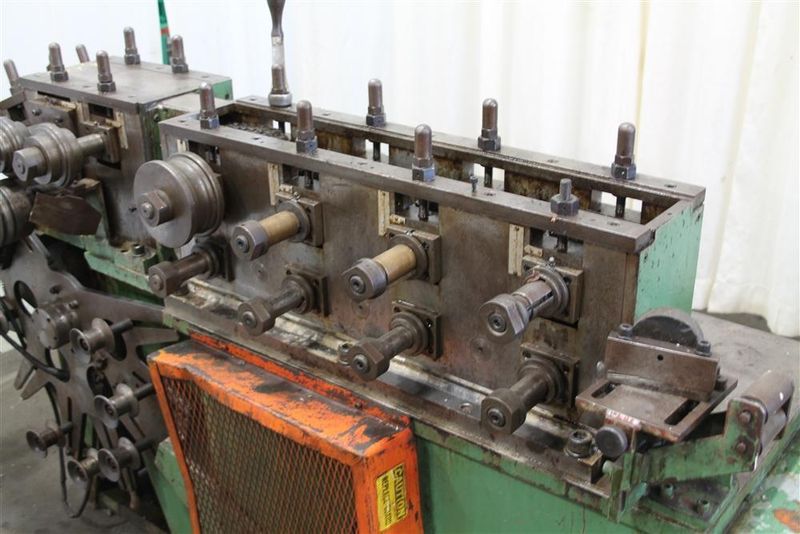 6 STAND X 1.5' B&K ROLLFORMER WITH CIRCLE ATTACHMENT: STOCK 58287
