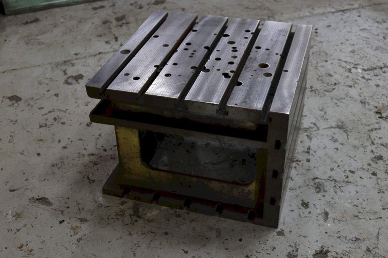 28' X 28' X 20' CARLTON BOX DRILL TABLE: STOCK #66499