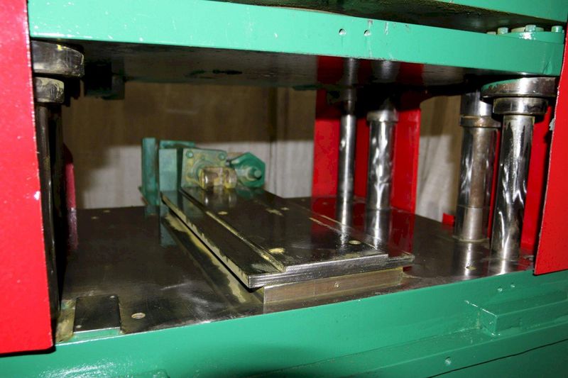 7 TON BRADBURY/AIRAM 4 POST PNEUMATIC CUTOFF PRESS: STOCK #66984