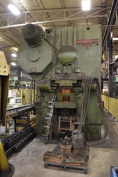 8" 1200 TON WILKINS & MITCHELL PRESS: STOCK #68751