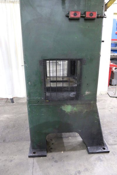 150 TON ERIE MODEL S1-150-27-33 SSSC PRESS: STOCK #71164