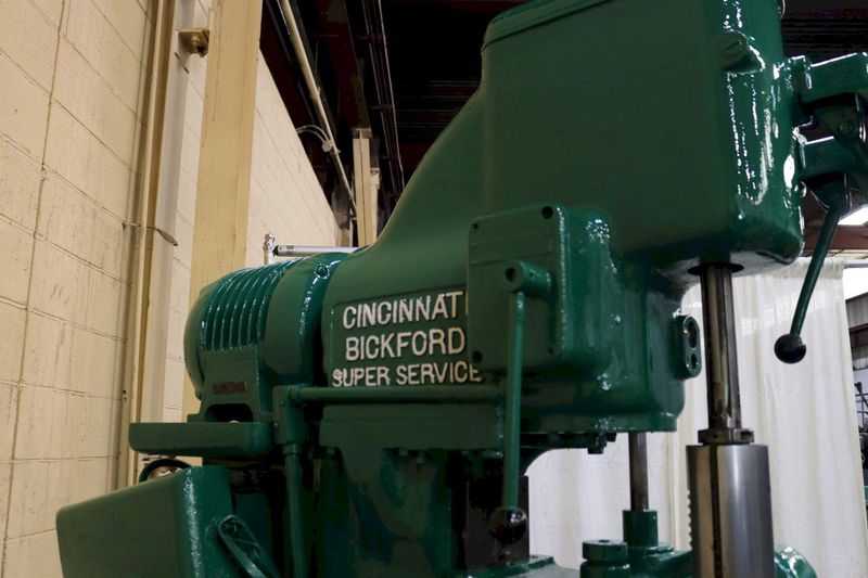 28' CINCINNATI SINGLE SPINDLE DRILL: STOCK #73120