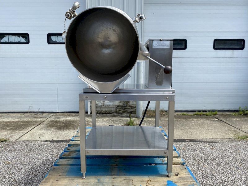 Groen TDB-24 6-Gallon 2/3-Jacketed Tilting Steam Kettle