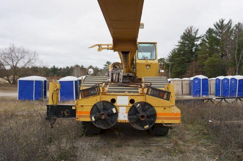 25 TON GROVE ROUGH TERRAIN HYDRAULIC CRANE: STOCK #73716