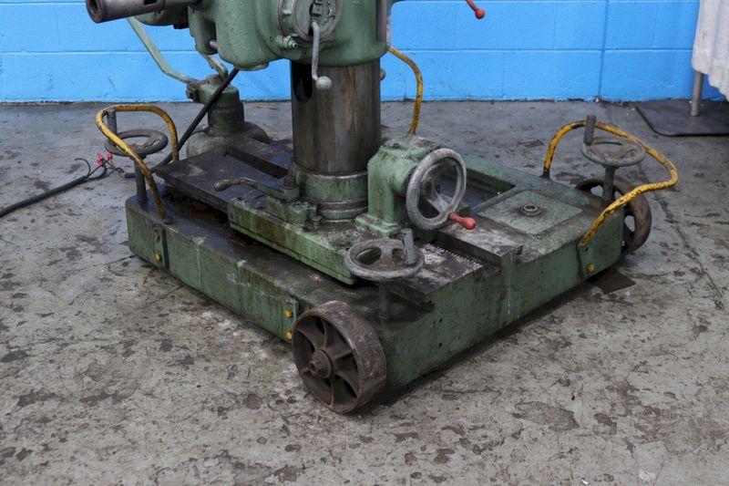 9" GIDDINGS & LEWIS PORTABLE HORIZONTAL RADIAL  DRILL: STOCK #73759