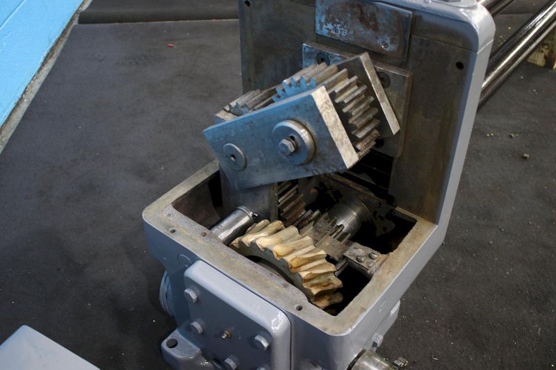 2-1/2" YODER GEAR BOX: STOCK #73534