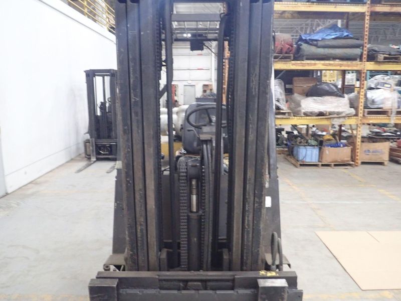 6000 LBS YALE FORKLIFT: STOCK #72713