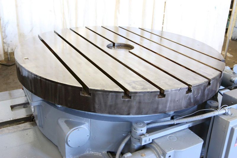 72" GIDDINGS & LEWIS TRAVELING ROTARY TABLEROTARY TABLE STOCK #72606
