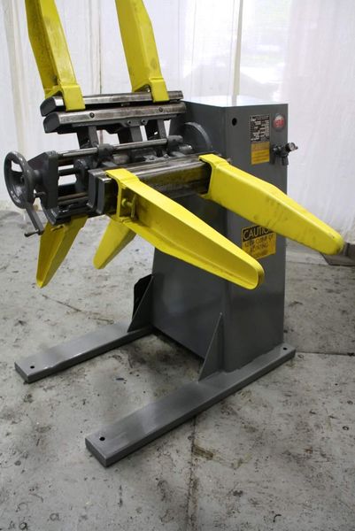 4,000 LB X 18" CWP MODEL #3R18 NON MOTORIZED UNCOILER: STOCK #67372