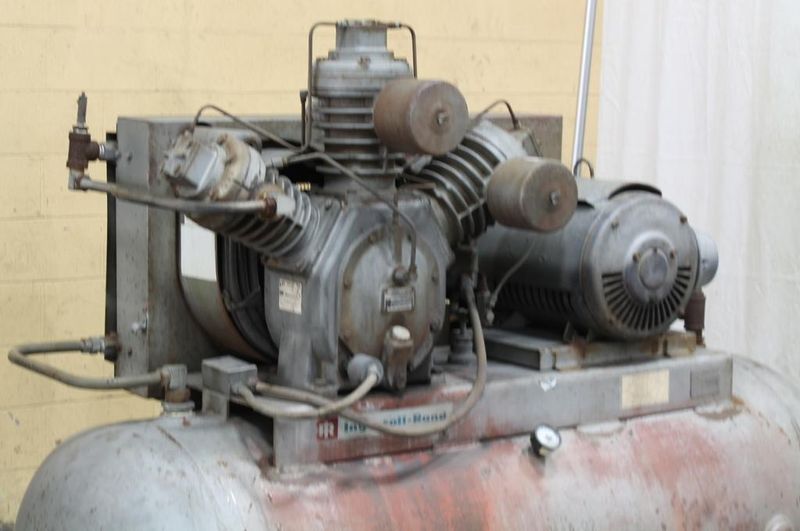 30 HP INGERSOLL RAND AIR COMPRESSOR: STOCK #63188