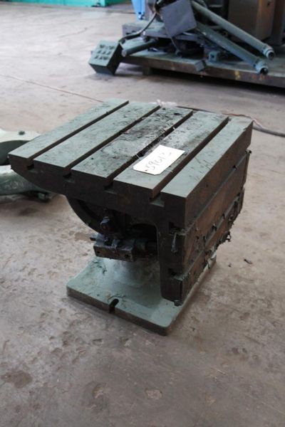 22.5' X 22.5' X 23.5' HIGH UNIVERSAL TILTING DRILL TABLE: STOCK 59013