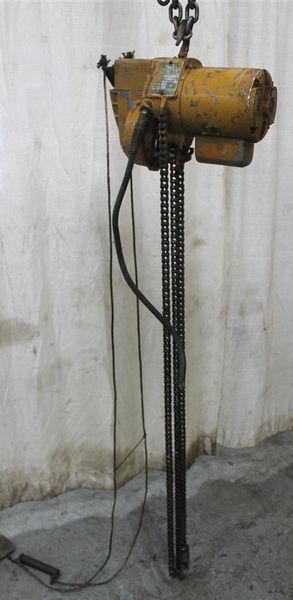 1000 LB YALE SINGLE PHASE CHAIN HOIST:  STOCK #57861