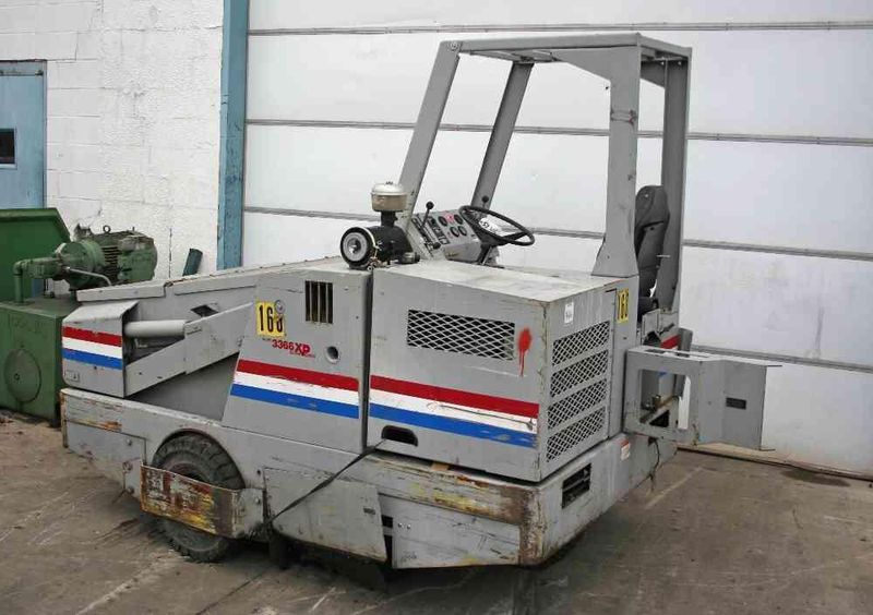 66' CLARK AMERICAN LINCOLN RIDER SWEEPER: STOCK #52316