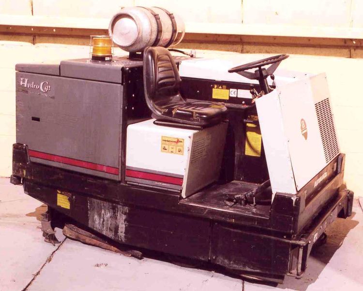 50" ADVANCE HYDRO CAT FLOOR SCRUBBER: STOCK #16382
