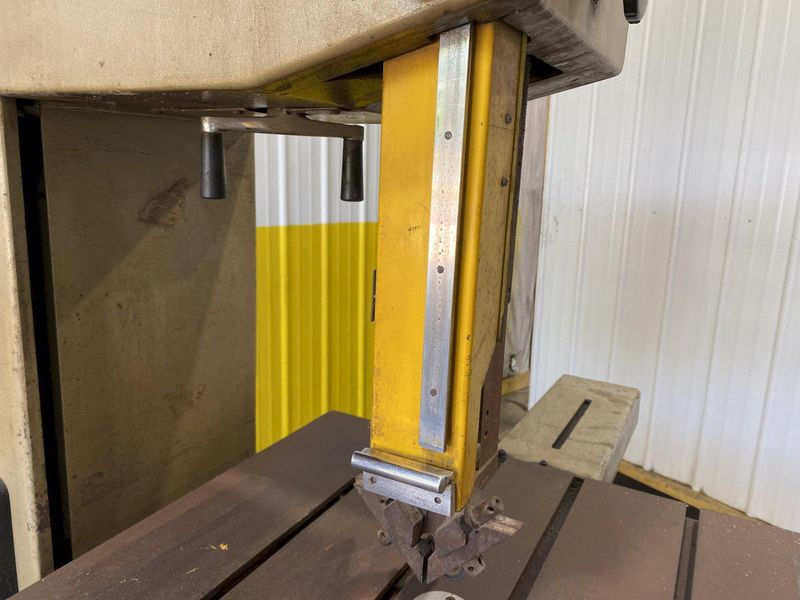 16"  STARTRITE MODEL #216H VERTICAL BANDSAW: STOCK #19278