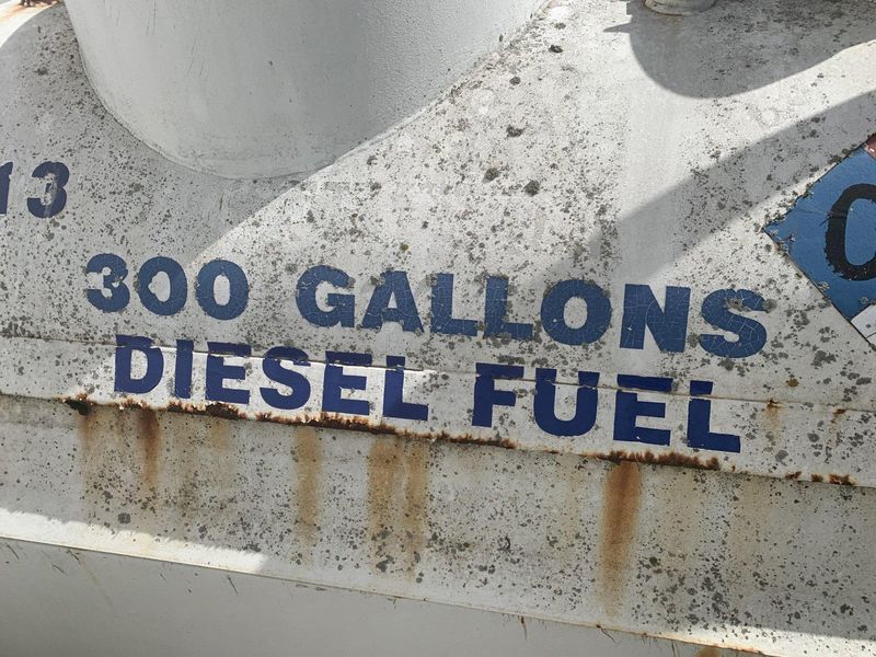 330 GALLON LIQUID STORAGE TANK: STOCK #12942