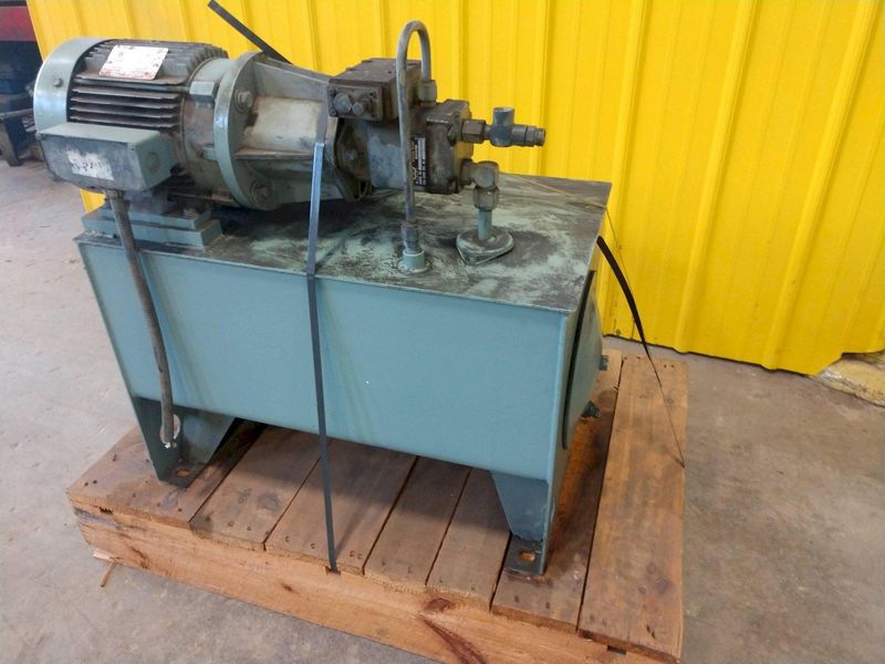 3 HP HYDRAULIC TANK WITH OILGEAR MODEL #PVQ06LSAYCN HYDURA PISTON PUMP: STOCK #14605