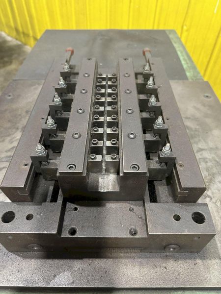 16" UTE "STRAIGHT-O-MATIC"  MODEL 250 BLADE & PART CORRECTIVE STRAIGHTENER: STOCK #10122