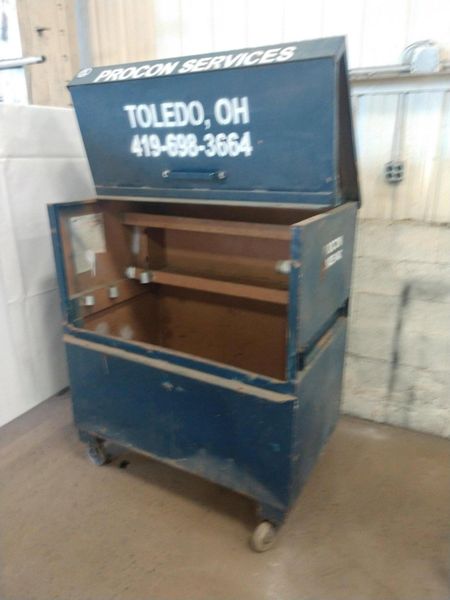 48" X 30" X 55" GREENLEE BLUE PORTABLE JOB BOX CABINET ON ROLLING CASTERS: STOCK #12389