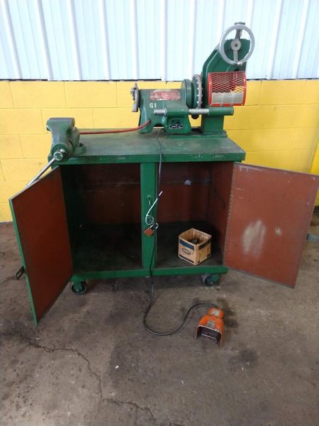 RIDGID 300 & 925 PORTABLE PIPE GROOVER WITH TOOL BOX BENCH: STOCK #13035