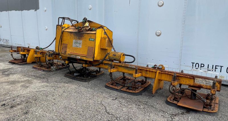 15,000 LBS X 20' UNIVAC MODEL #HG-55 VACUUM SHEET LIFTER: STOCK #13354