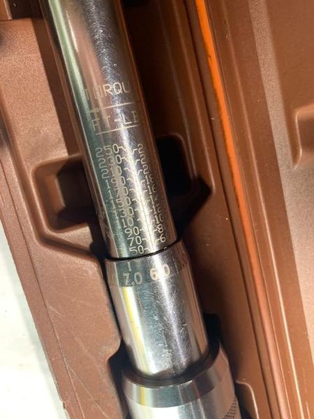 PARAMOUNT 1/2" DRIVE MICROMETER TORQUE WRENCH 50 TO 250 FT/LB PAR-SARO250-FT STOCK #15181