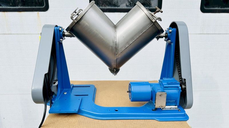 Patterson-Kelley “P-K” V-Blender Model: 8-Quart Table Top S.S. Twin Shell Liquids-Solids Blender