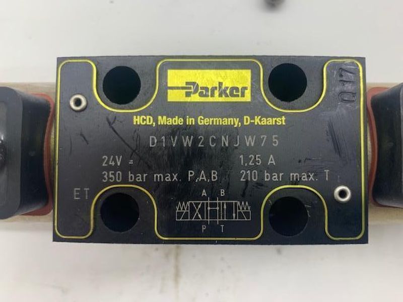 24V 5000/3000PSI PARKER DIRECTIONAL VALVE: STOCK #15262