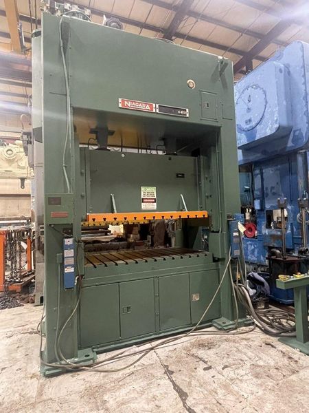 300-ton Niagara SE2-300-84-48 UH, 330 ton Straight Side Double Crank Mechanical Metal Stamping P