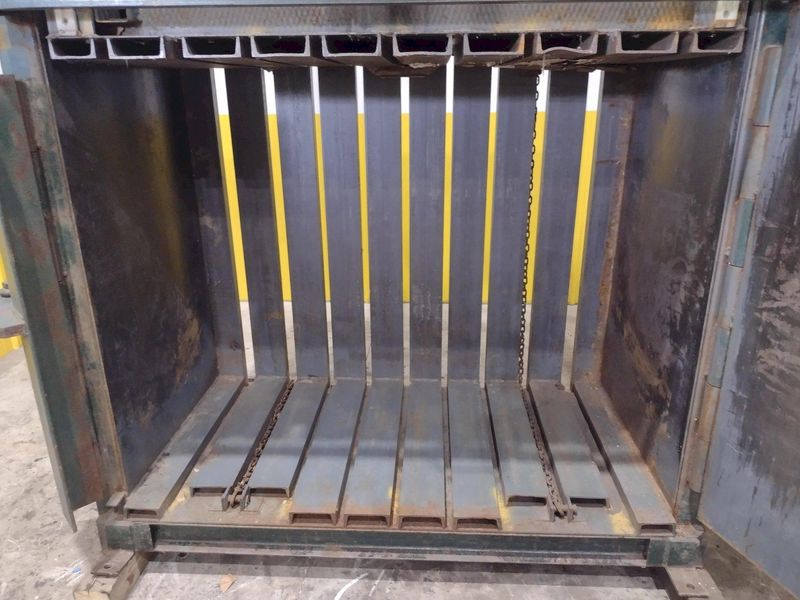 48" X 48" X 24" EPCO VERTICAL HYDRAULIC BALER: STOCK #22919