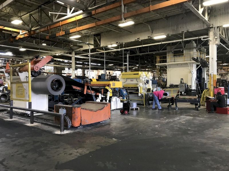 1250 TON x 60" WIDE X .25" X 50,000 LB NIAGARA PRESS BLANKING LINE WITH 2019 HERR VOSS LEVELER: