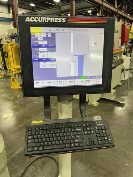 2002 Accurpress 71006 Hydraulic Press Brake (#5513)